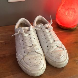 White low top sneakers, white sneaks, VICI